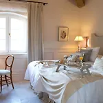 La Casa De Tomillares 5*