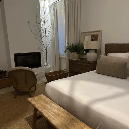 Hotel La Casa De Tomillares 5*