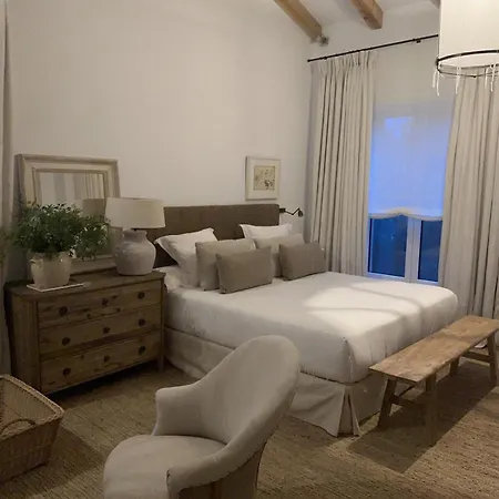 La Casa De Tomillares