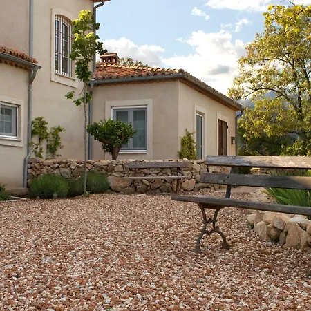 La Casa De Tomillares