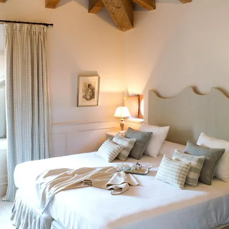 Hotel La Casa De Tomillares 5*