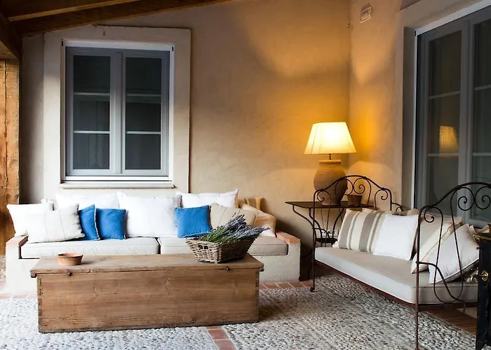 La Casa De Tomillares