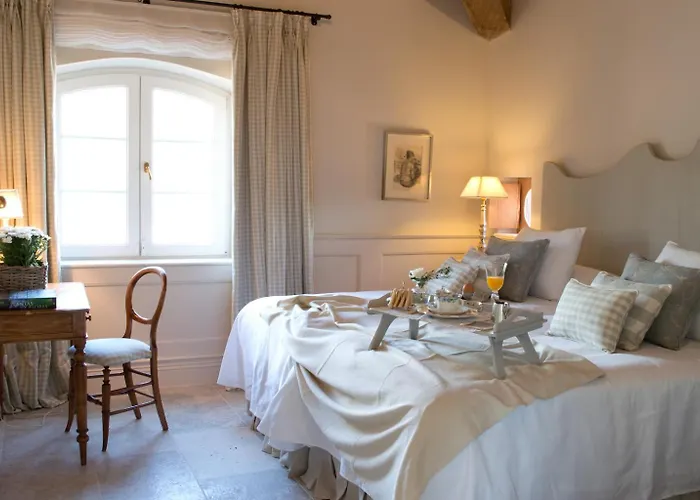 La Casa De Tomillares 5*