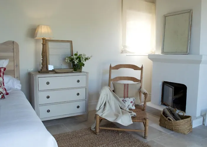 La Casa De Tomillares 5*