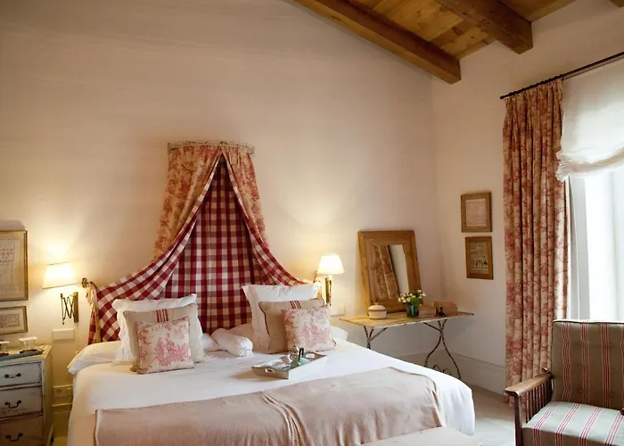 La Casa De Tomillares 5*