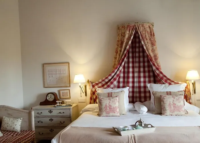 La Casa De Tomillares 5*